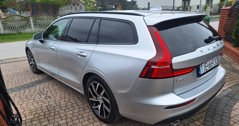 Volvo V60 cena 129900 przebieg: 80120, rok produkcji 2020 z Jędrzejów małe 301
